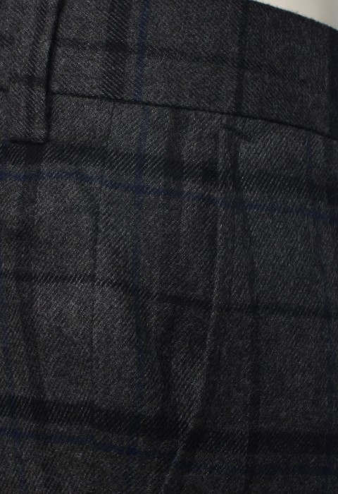กางเกงลายตารางสีเทาเข้ม ตัดสีน้ำเงิน