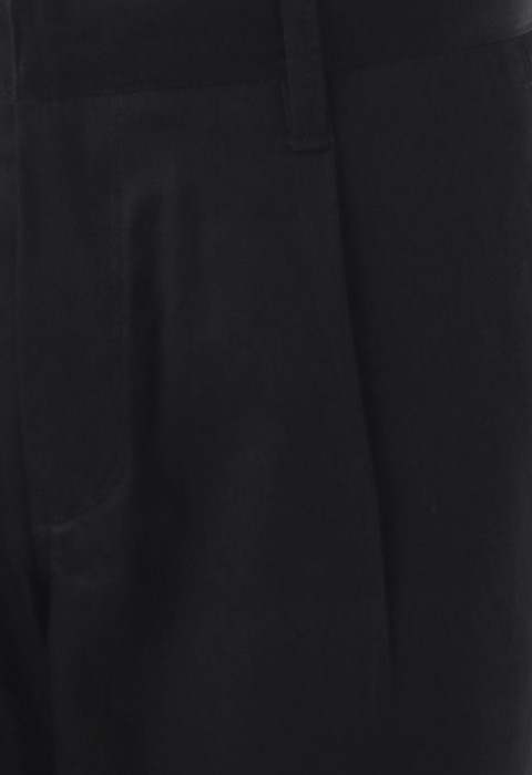 กางเกงสีดำจับเกล็ดหน้า เดินเส้นฝากระเป๋าหลัง