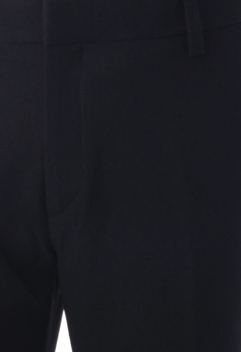 กางเกงสีดำทรงกระบอกเล็กมาตรฐาน