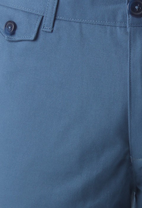 กางเกงสีน้ำเงินทรงกระบอก