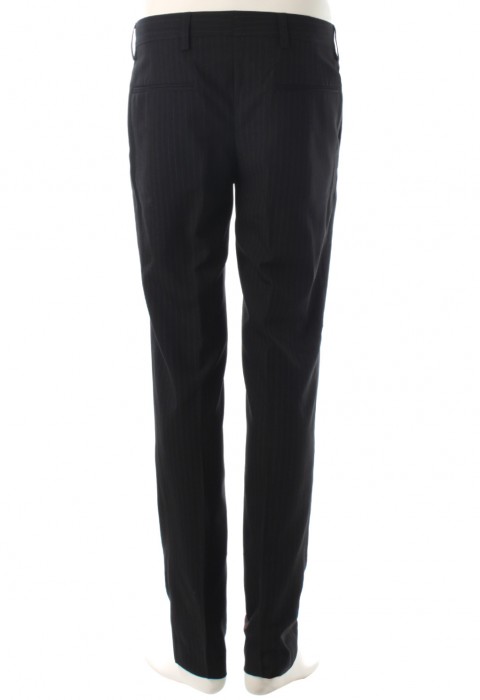 กางเกงสีดำทรงกระบอกผ้าริ้วลายทาง