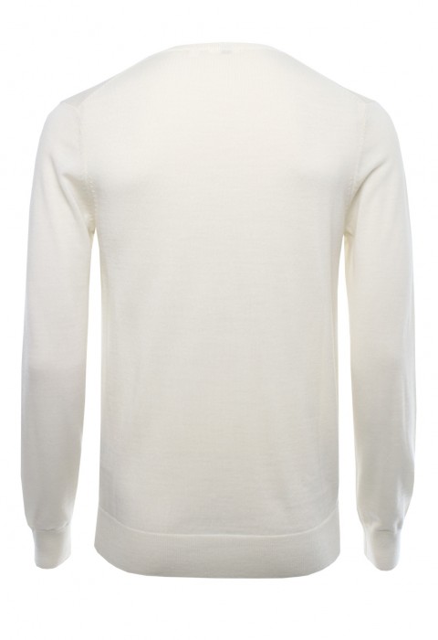 สเวตเตอร์สีขาวออฟไวท์