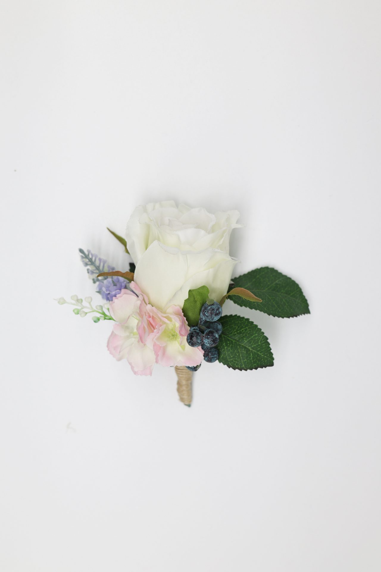 boutonniere white v 3 dgrie