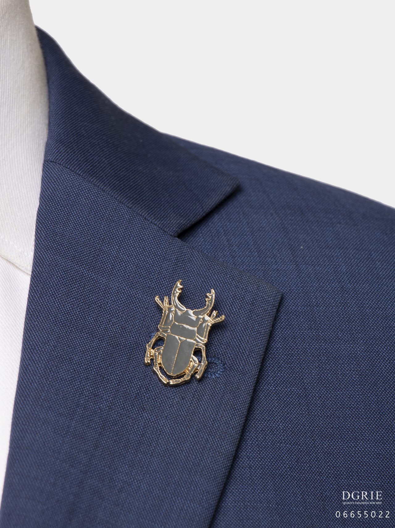 gold and grey beetles brooch dgrie 2