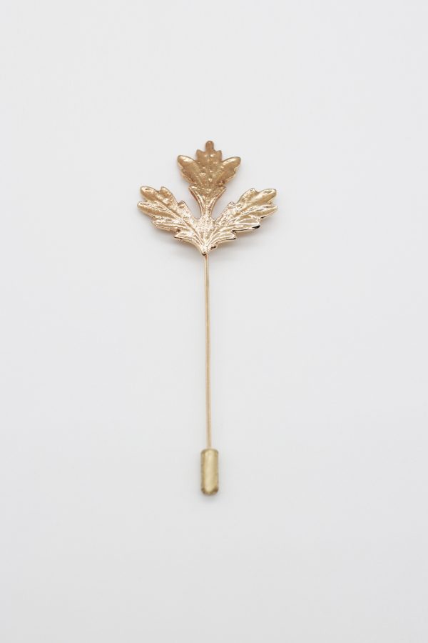 maple leaf gold lapel pin dgrie