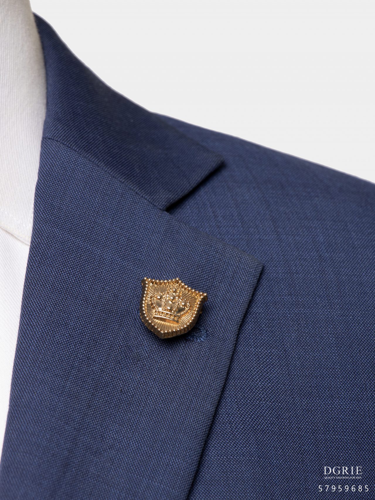 premium gold crown brooch dgrie 2