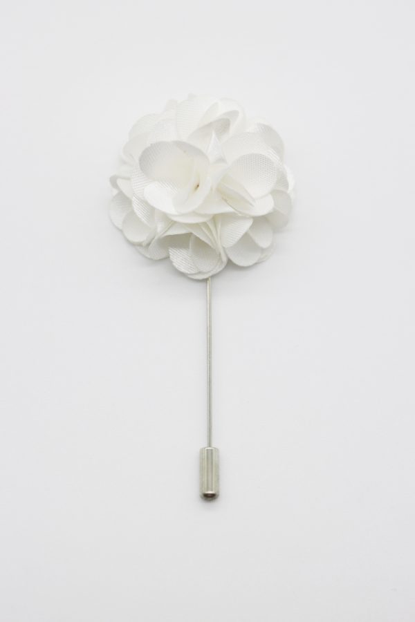 white flora lapel pin dgrie