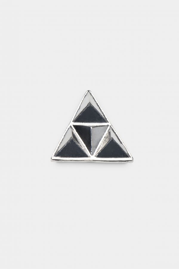 silver triangel style brooch dgrie