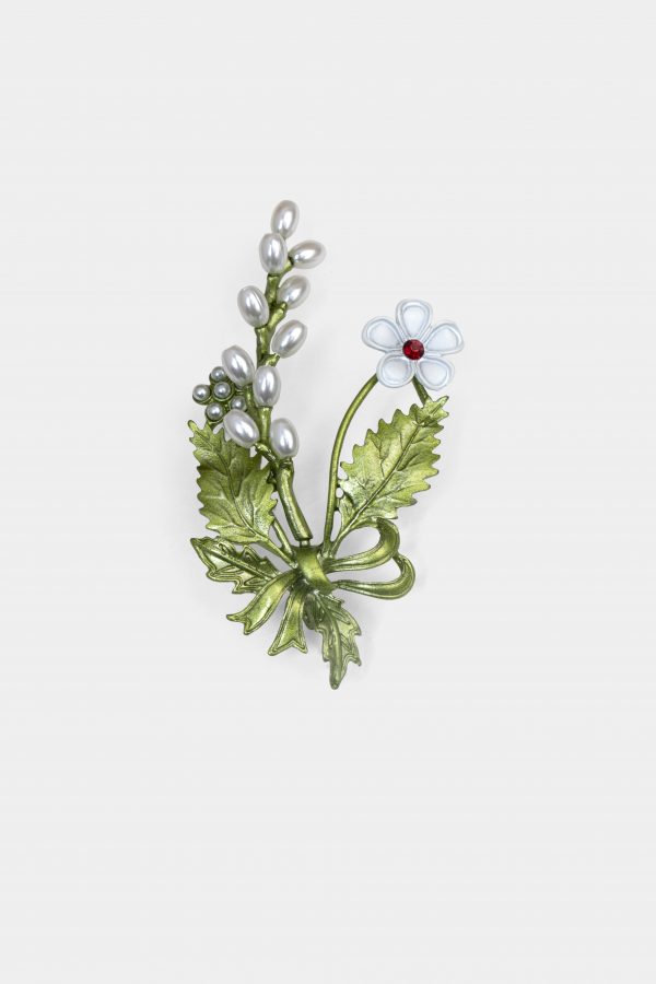 white hollyhock flower brooch dgrie 1