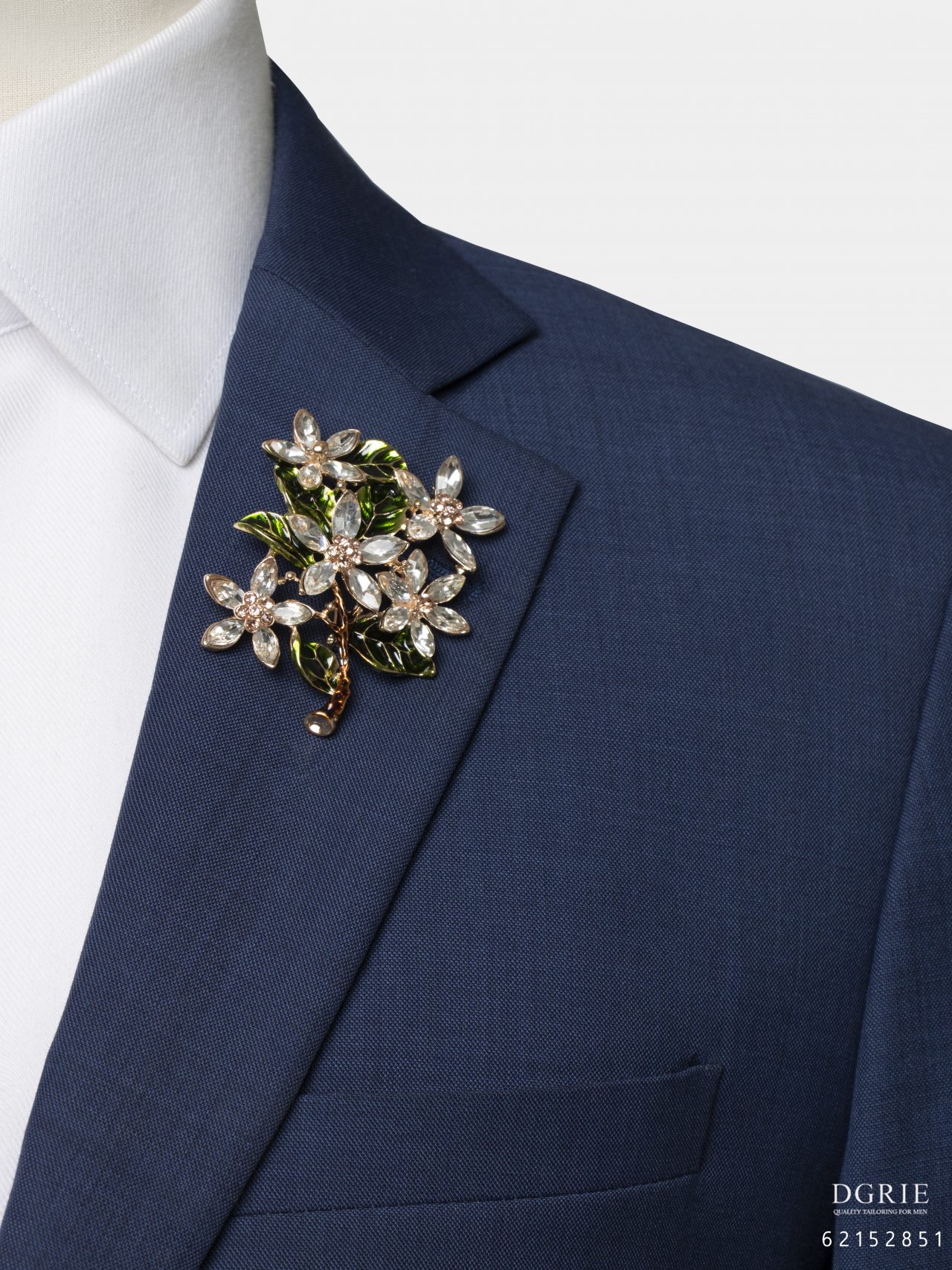 white quartz flower golden brooch dgrie