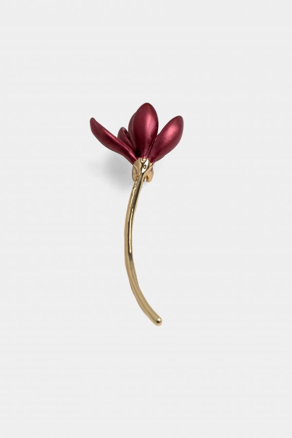 red rain lily golden brooch dgrie 1