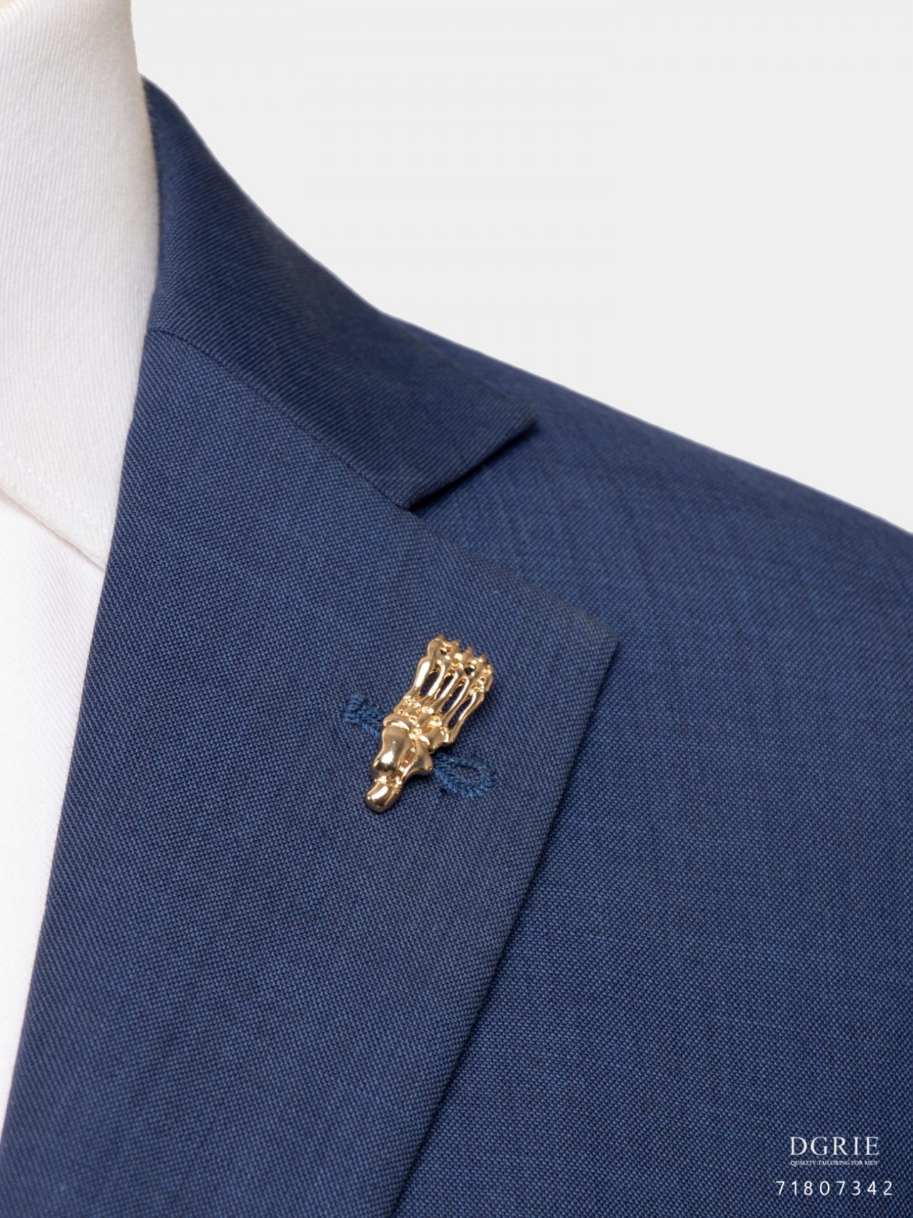 gold foot bones brooch dgrie 1