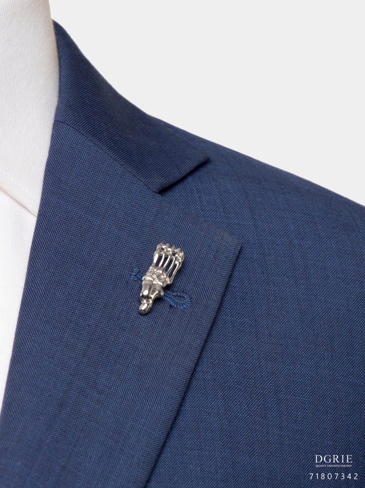 silver foot bones brooch dgrie 1