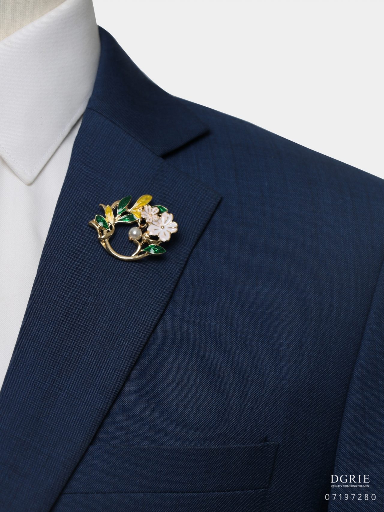 white flower with greenampyellow leaf brooch dgrie 1
