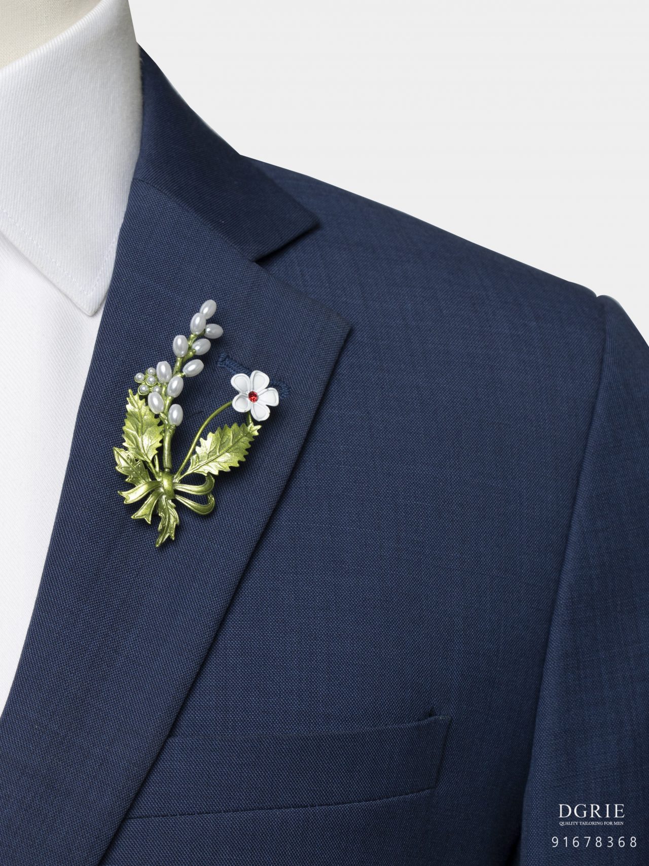 white hollyhock flower brooch dgrie