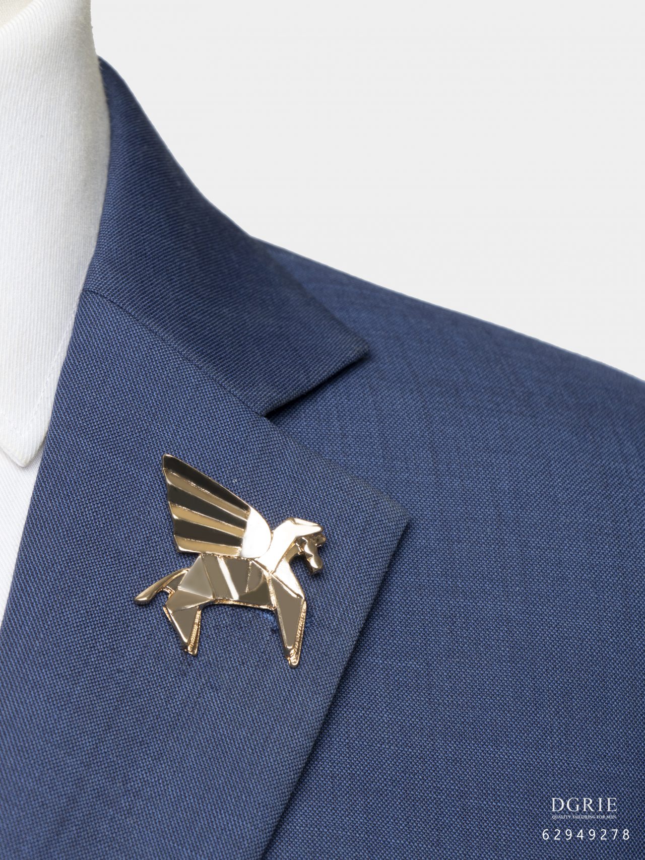 gold pegasus brooch dgrie 3