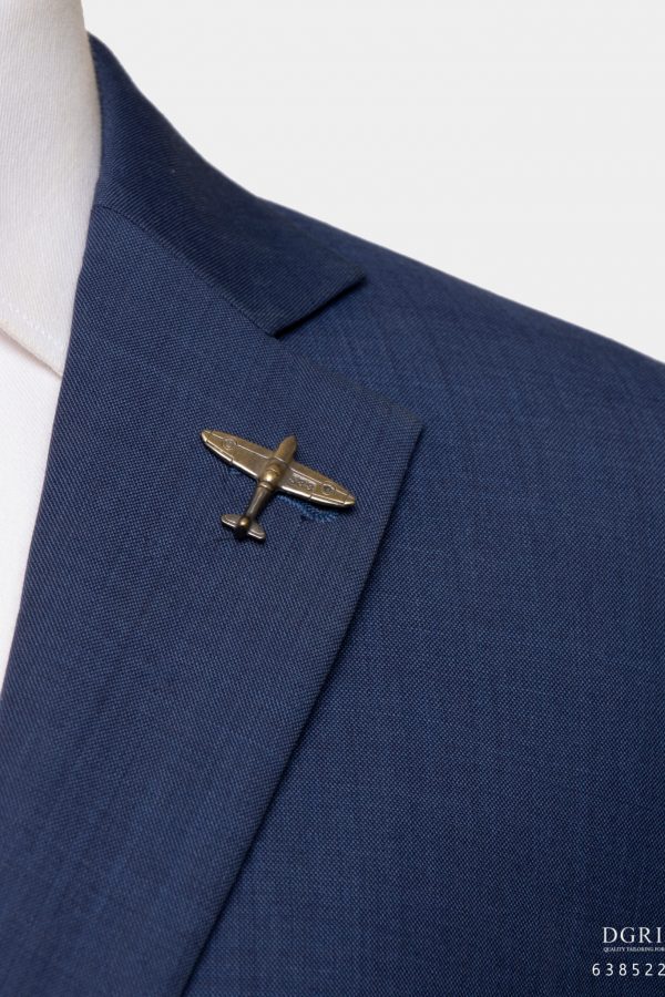 pensive gold plane brooch dgrie